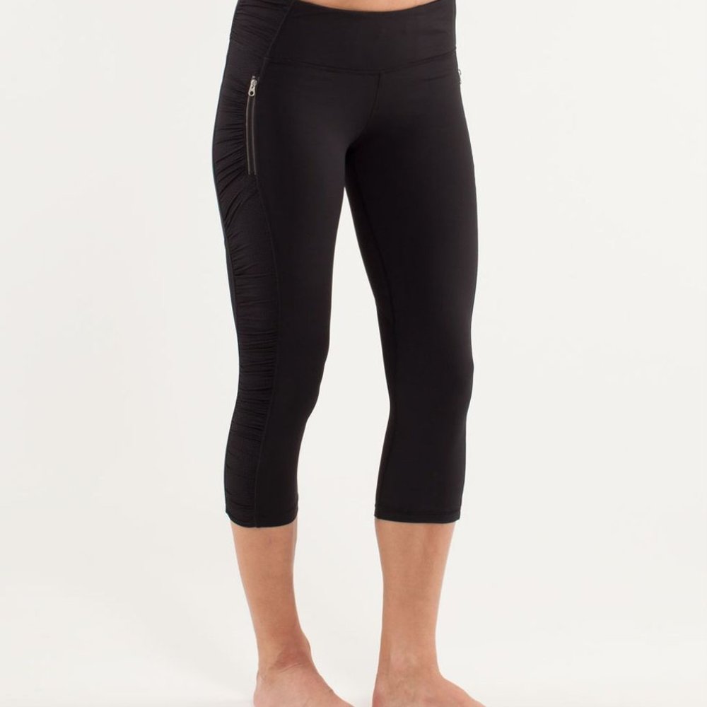 Lululemon Run: In The Sun Crop 6 black ruched legs 19" inseam